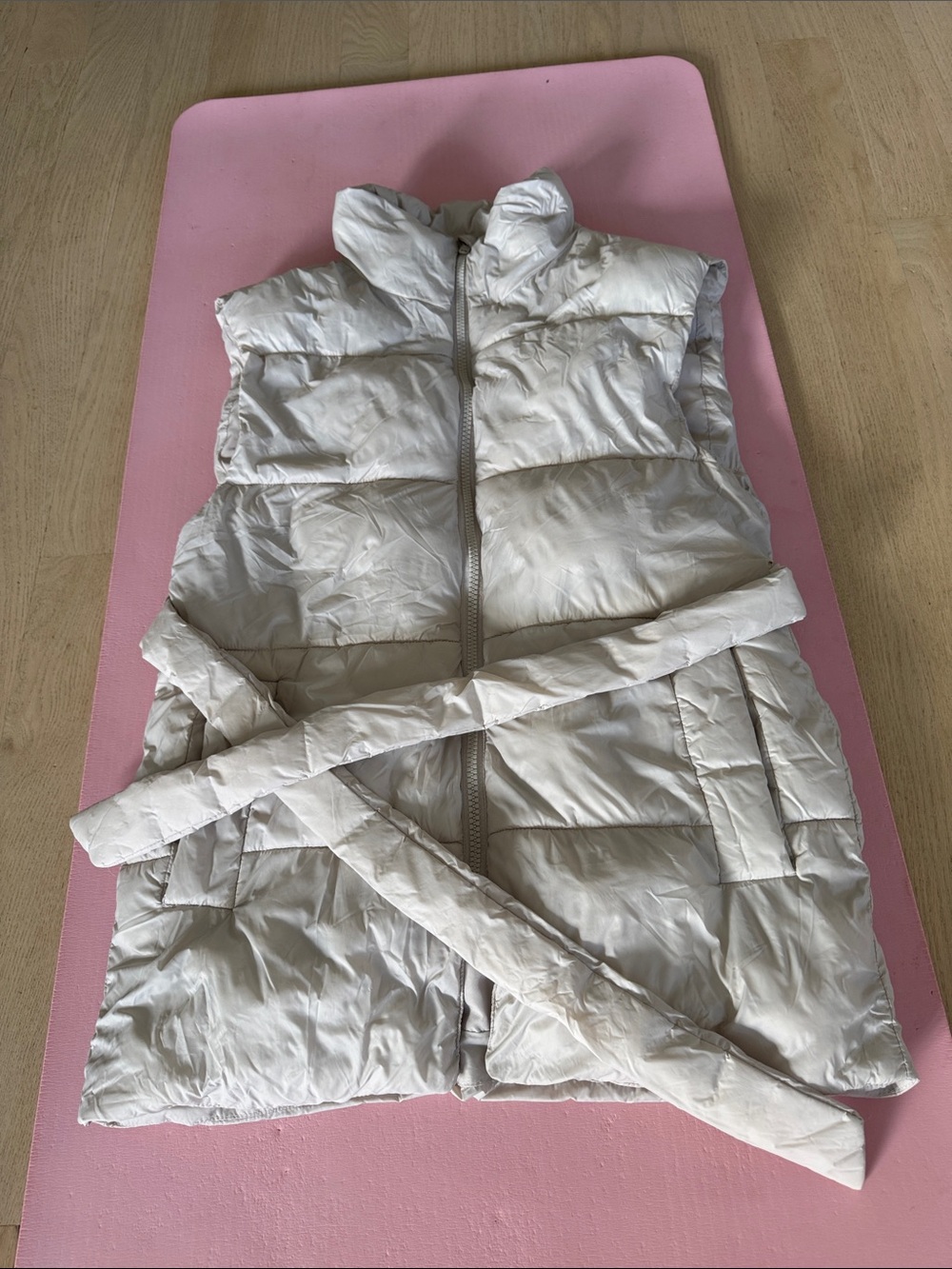 H&M Light Cream Quilted Puffer Vest with Waist Belt